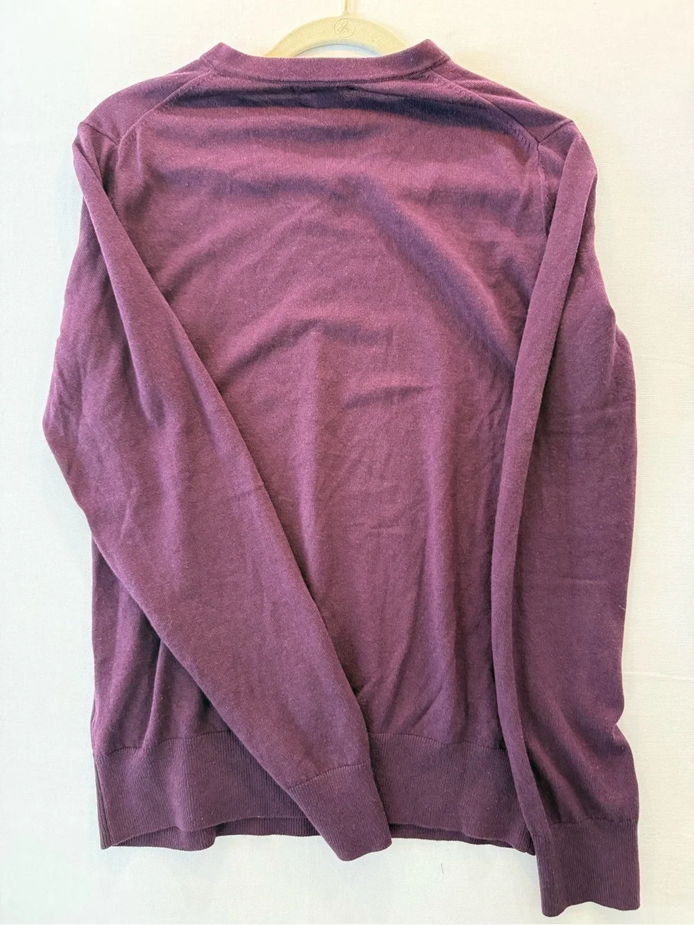 Banana Republic Luxury Brand Men's V-Neck Sweater - Plum